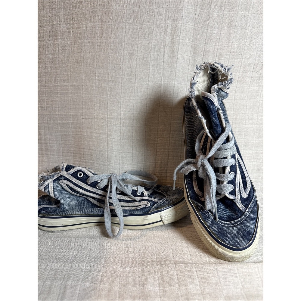 Temptations Size 7 Hightop Denim Shoes